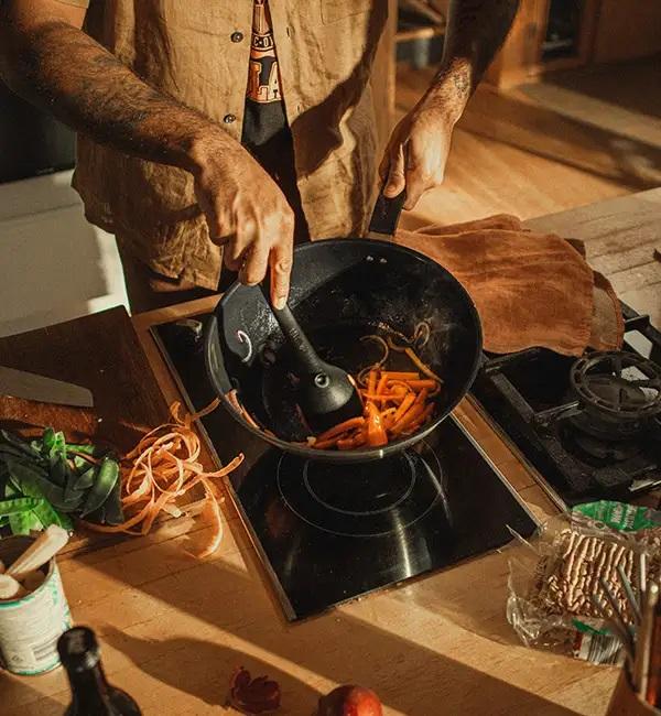 Fiskars Functional Form Wok Pan 28Cm - Fs-1072313