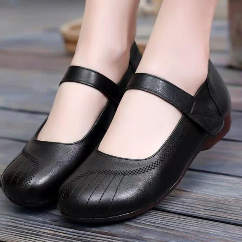 New Style Flat-bottom Casual Women's Shoes with Flat Heel Opening and Single Strap.