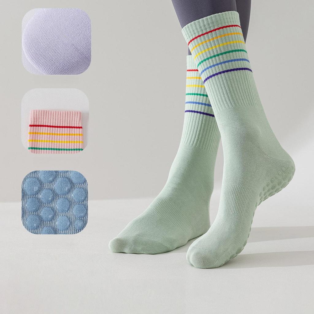 1 Pair Yoga Socks Anti Slip Silicone Mid-Calf Women Sports Socks 95% Cotton Sweat-Absorbent Anti-Odor Breathable Socks