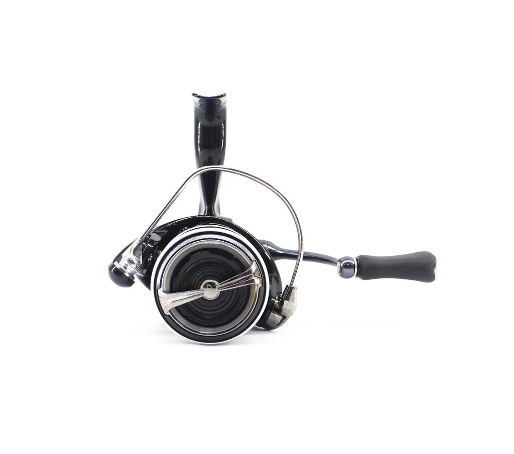 Daiwa Naviják Spinning 23 Tatula FC LT2500SS-QD (6457)