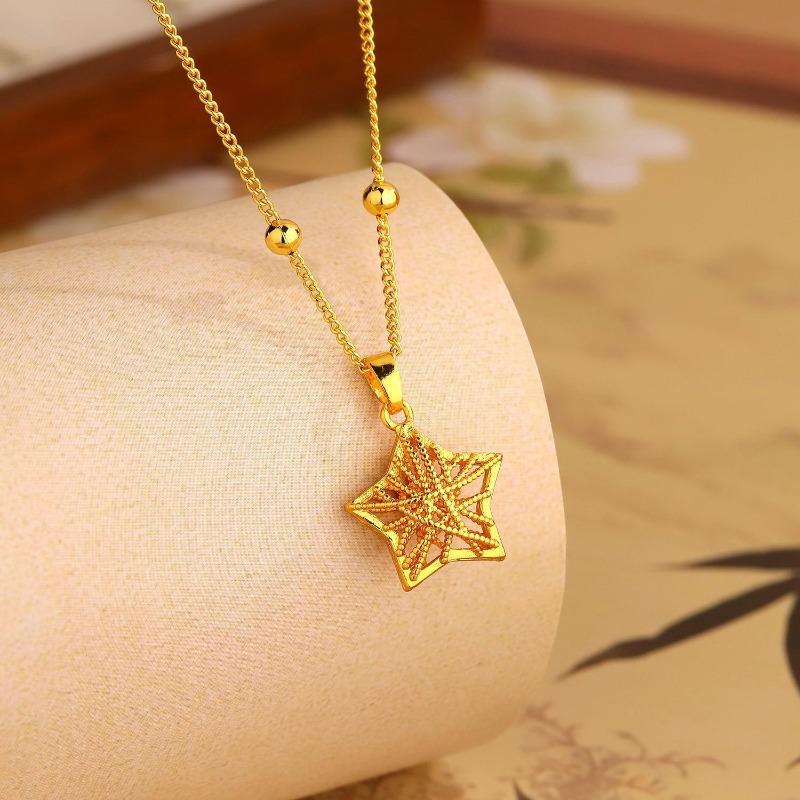 

Three Dimensional Lucky Star Pendant Necklace with A Light Luxury and High-end Feel Versatile and Exquisite Accessories