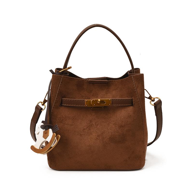 Zamszowa torba typu tote bucket w stylu koreańskim - Damska modna jesienna torba crossbody na ramię z kolorowym blokowaniem 2025