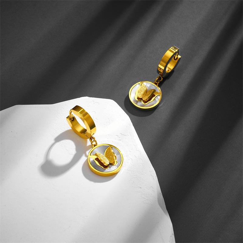 2023 Nowe Nowe Osobiste Niszowe Retro Kolczyki Muszelki Motylkowe Kolczyki ze Stali Tytanowej Biała Muszla Motyl Zwierzę Kolczyki Kolczyki