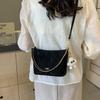 Fashion Niche Portable Bucket Bag Female Seasonal New Korean Version Foreign Style Messenger Bag Popular Commuter Messenger Bag