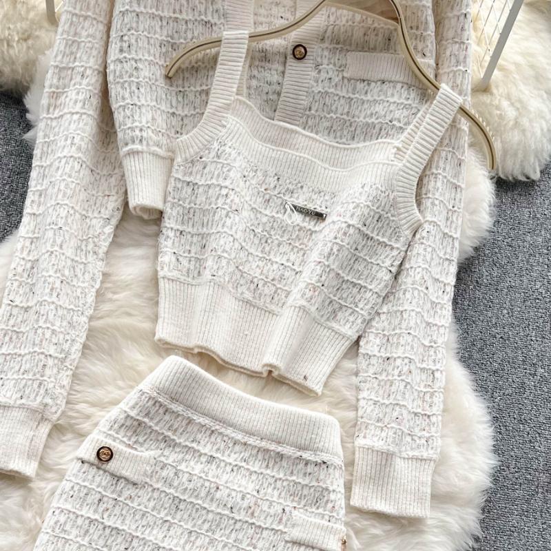 Süßes Mädchen Elegantes gestricktes 3-teiliges Set für Frauen Kurze Strickjacke Niedliche Weste Minirock Weiblicher Vintage Hohe Taille Plaid Partyanzug