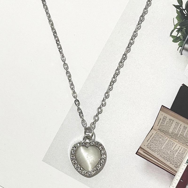 New Collarbone Chain Choker Style Fashion Temperament Opal Love Pendant Necklace Women