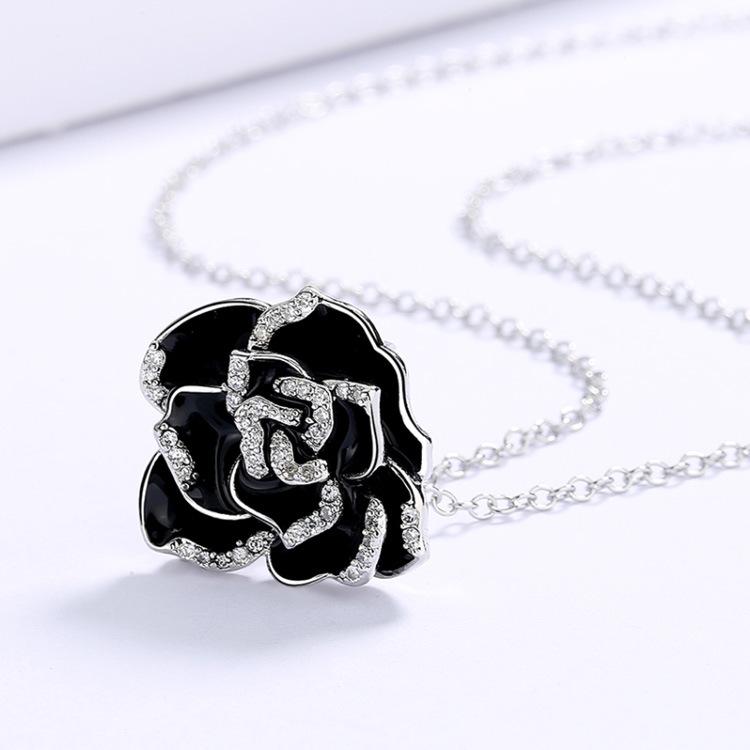 Fashion Flower Black Gum Drop Lady Hand Enamel Necklace Sweater Chain