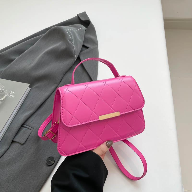 

Модная большая сумка большой вместимости женская 2025 новый тренд модная в зарубежном стиле сумка на плечо весенняя повседневная сумка-мессенджер квадратная сумка розы красного