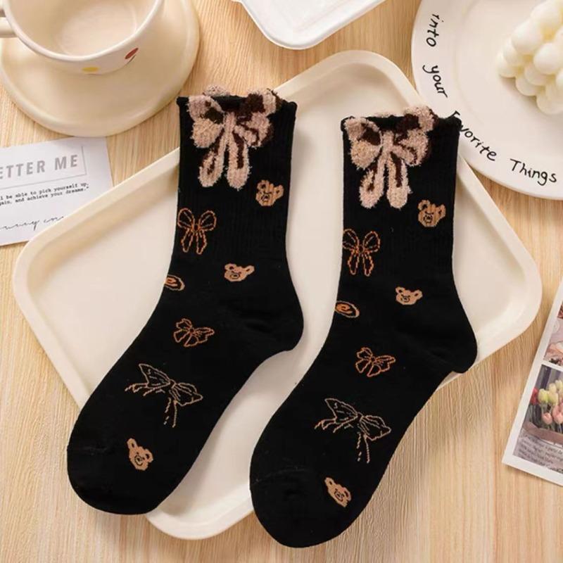 1/5 Paires Chaussettes Mi-Mollet Femme Automne Hiver Article Tendance Célèbre sur Internet Instagram Tendance Nouveau Petit Ours Mignon Tridimensionnel