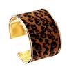 Bequemes Leopardenmuster Offenes Armband Verstellbar Breite Manschette Beflockte Textur Legierung Stilvolles Damenmode-Accessoire