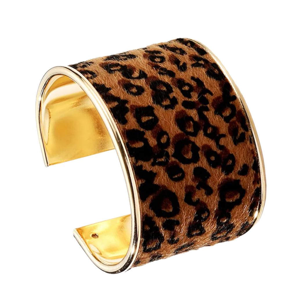 Bequemes Leopardenmuster Offenes Armband Verstellbar Breite Manschette Beflockte Textur Legierung Stilvolles Damenmode-Accessoire