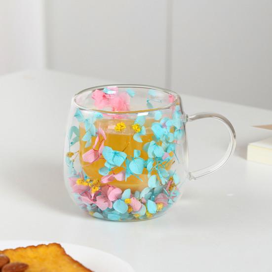 Double-Wall Glass Mug with Dried Flower Design 250ml Heat-Resistant Borosilicate Glass Cup for Milk Coffee Breakfast Insulated Glassware for Home