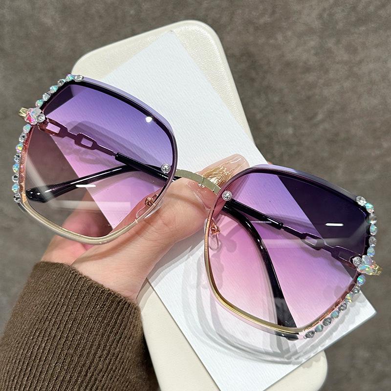 Korean Style Rimless Rhinestone Sunglasses – Women's Trendy Diamond-Studded UV Protection, Slimming Big Face Street Style.