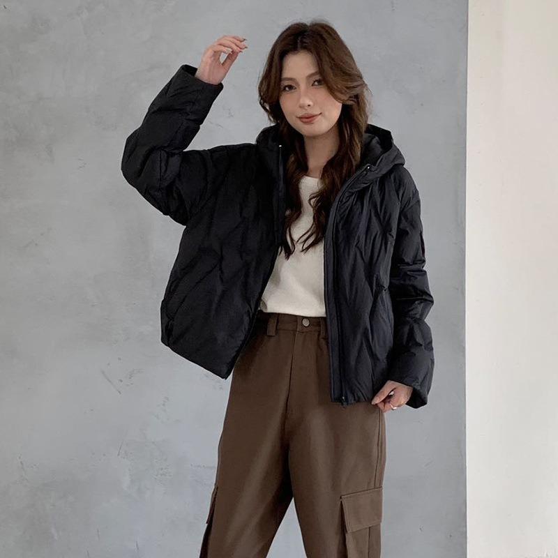 

White duck down winter new light down jacket women s short hooded casual loose M (125-75 kg) чорний