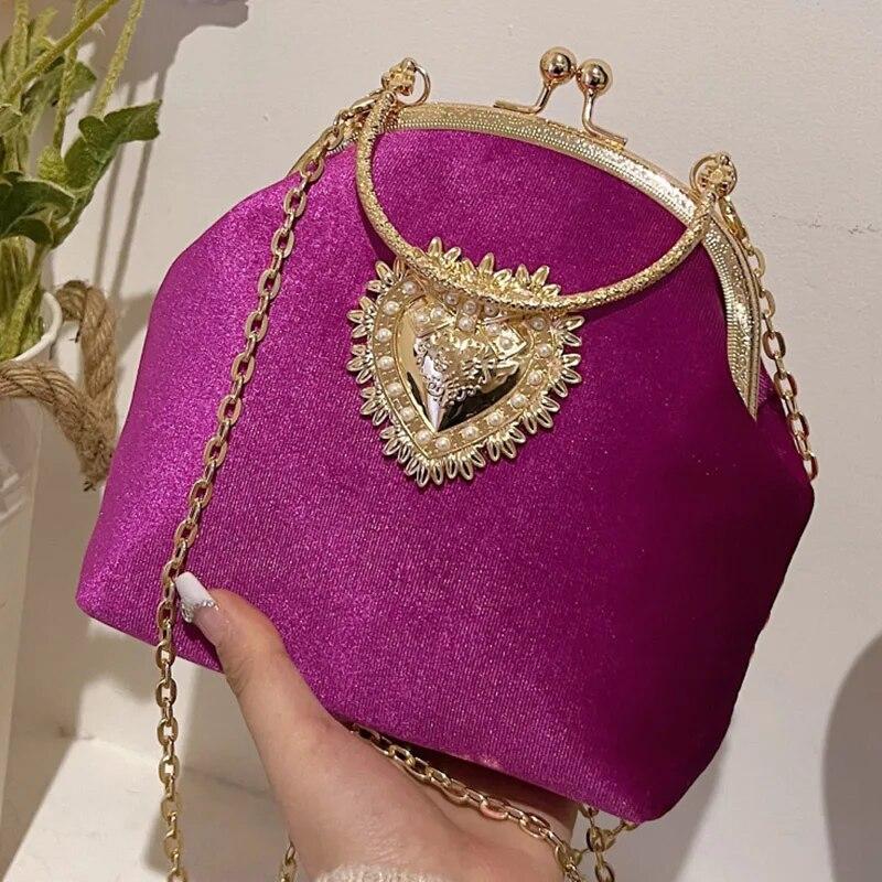 

2026 Women Silk Shell Small Square Bags Metal Love Decoration Lock Catch Clutch Retro Simplicity Shoulder Bags Crossbody Bags (18cm-17cm-8cm) горячий розовый