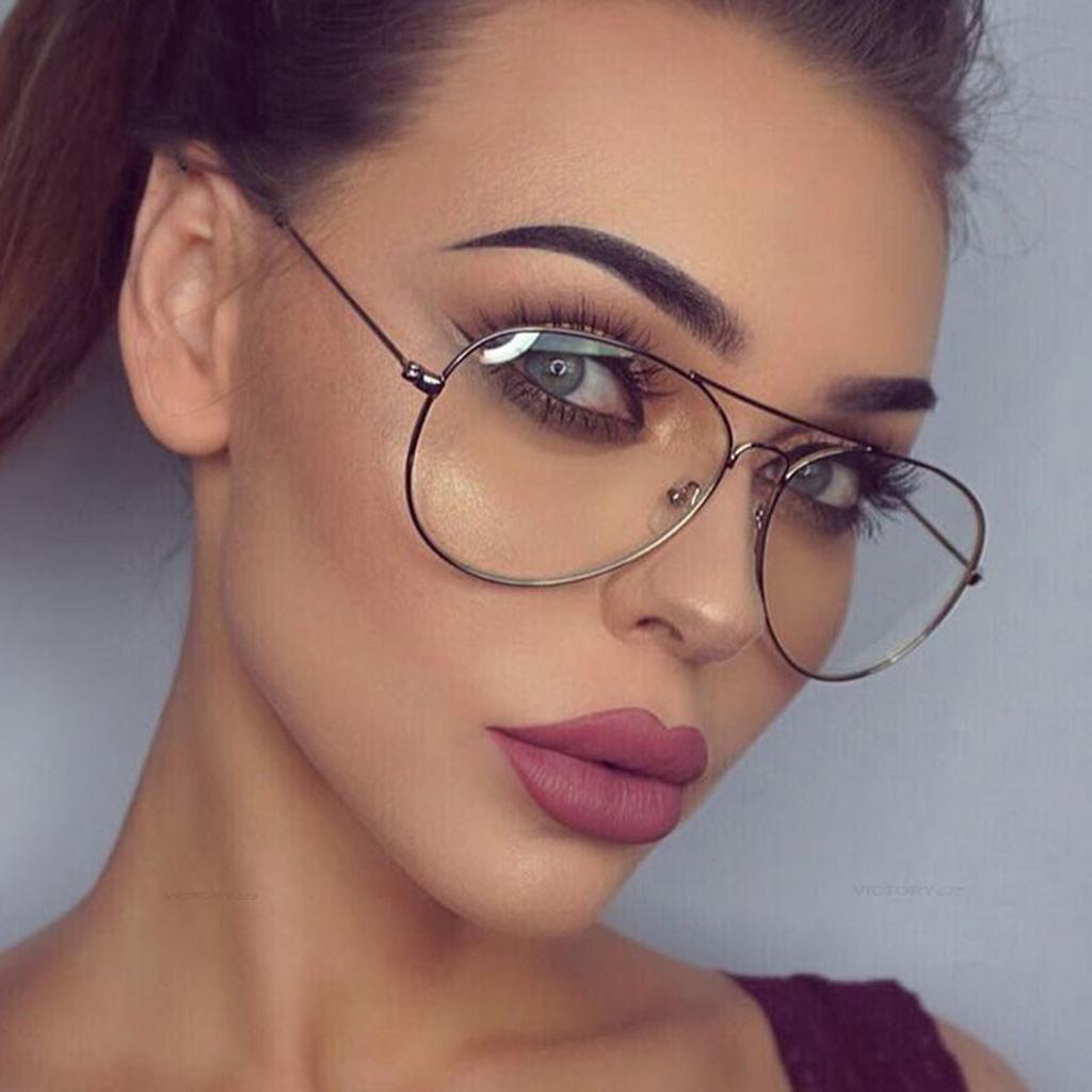 Classic Glasses Frame Fashion Personality Metal Frame Flat Mirror for Men and Women Plain and Ultra-light Black Frame Business Glasses.