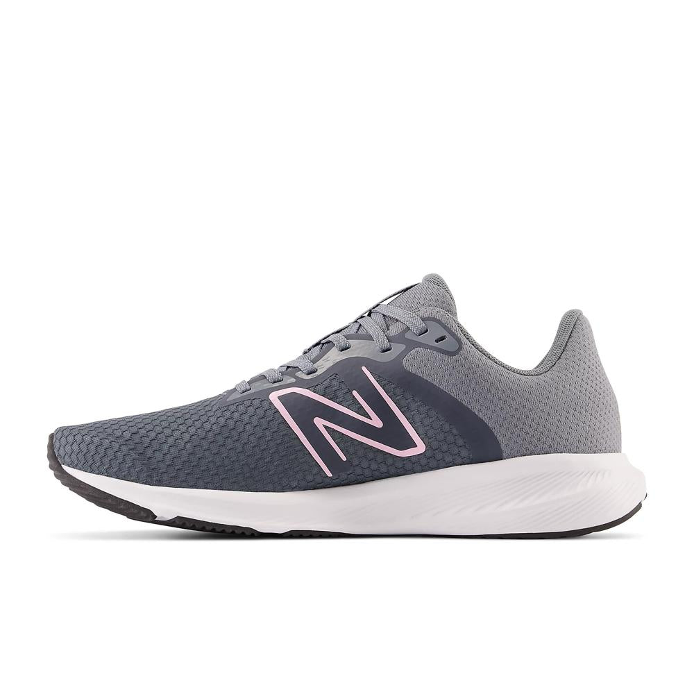 Sports shoes New Balance grey W413V2