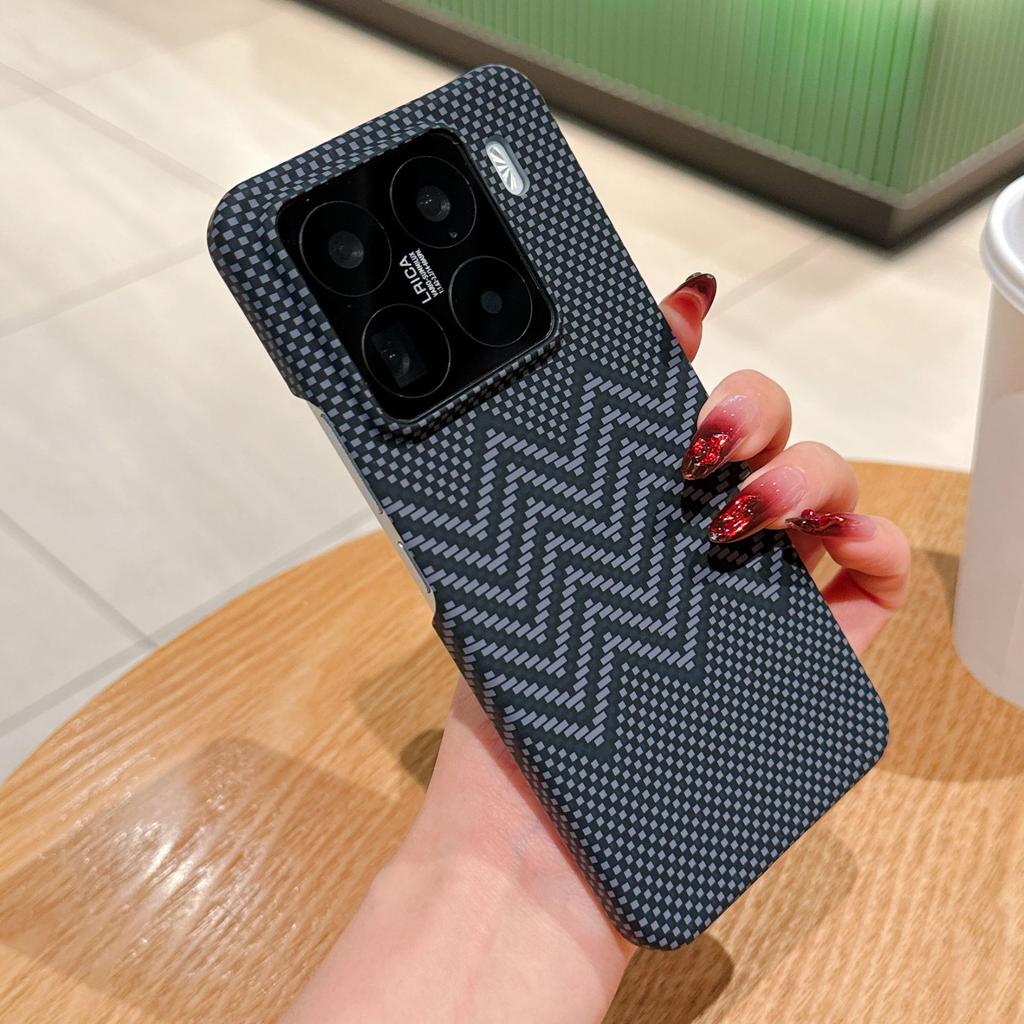 Suitable for Xiaomi 15ultra Half-pack Carbon Fiber Textured Phone Case and Kevlar Textured Xiaomi 14pro Matte Anti-drop Case
