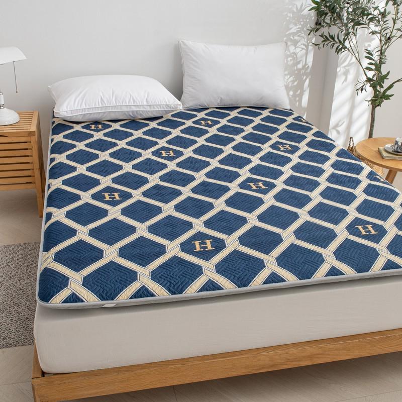 Thickened Soft Tatami Mattress Pad for Single Student Dormitory, 1.5 Meter