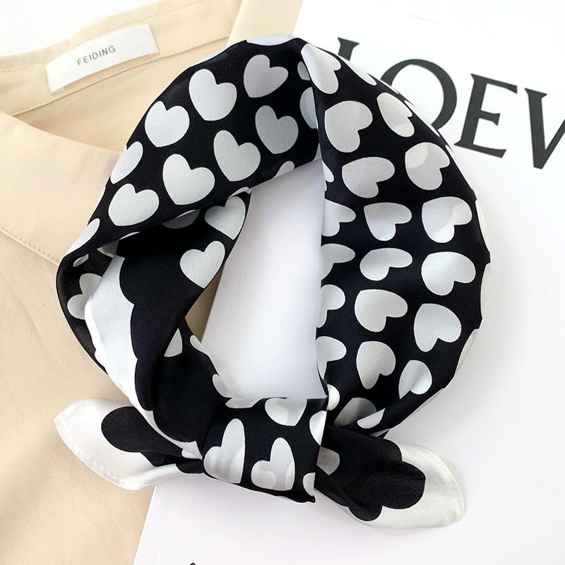 

Модный и милый любовный новый шелковый квадратный шарф для женского весенне-летнего декоративный шарф шелк тутового шелкопряда маленький шарф 53*53cm