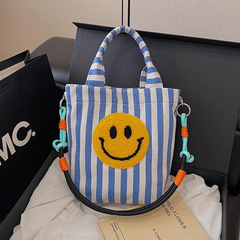 Casual Simple Texture Trendy Fashion Bucket Bag 2025 Summer New Foreign Style Women's Personalized Shoulder Messenger Bag