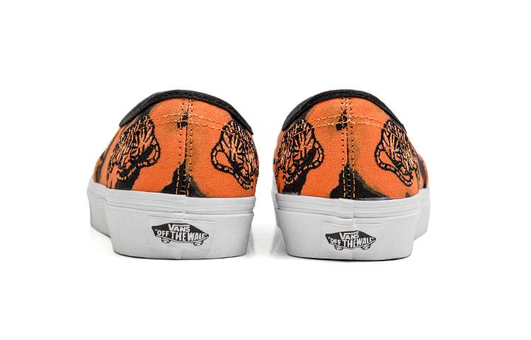 Vans Unisex Authentic Low Top Sneakers Black/Orange VN0A5KRDORA
