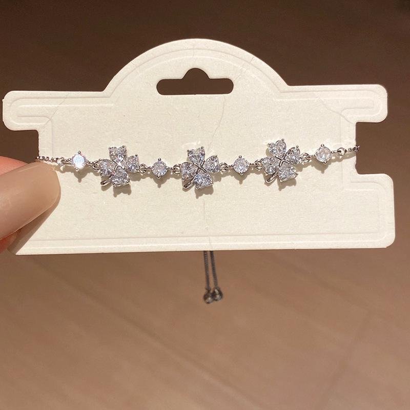 Elegant Gold-Plated Zircon Flower Bracelet: High-End, Versatile, Fashionable Jewelry