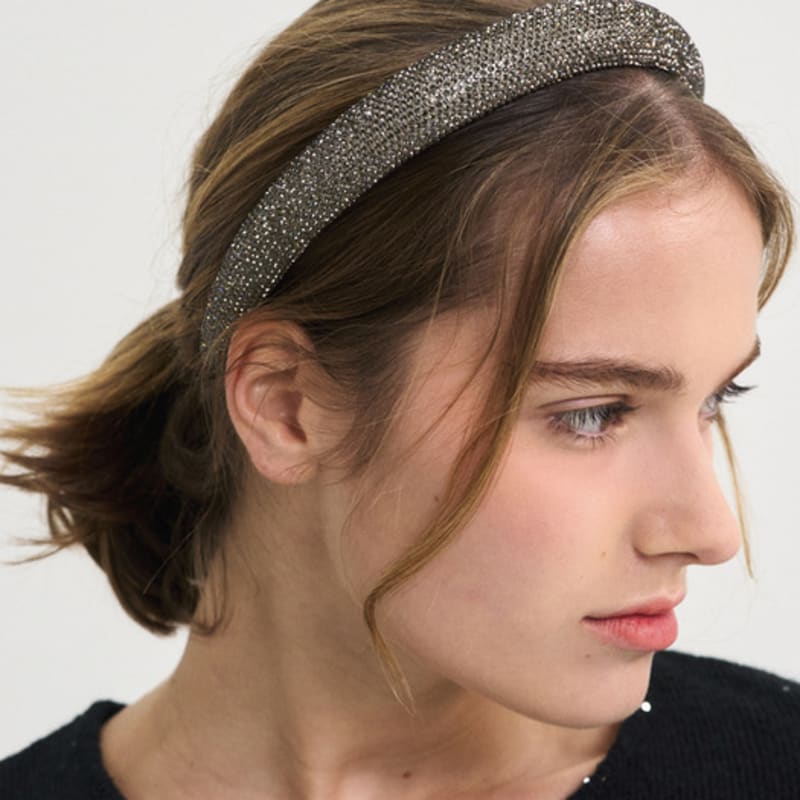 

ИЗВИНИТЕ СЛИШКОМ МНОГО ЛЮБВИ Объемная повязка для волос Milky Way_Черная SINGLE TYPE