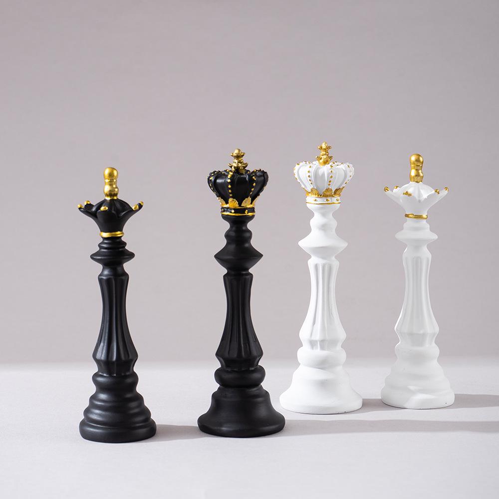 Small International Chess Resin Ornament - Desktop Decor with King, Queen & Horse Pieces