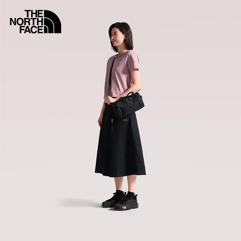 The North Face 5JYT Lightweight Shoulder Barrel Bag