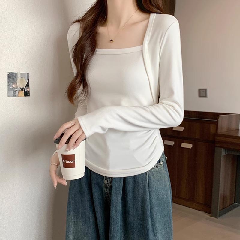 Koreanischer Stil rechte Schulter eckiger Ausschnitt langärmlig plissierte Taille T-Shirt Damen 2024 Herbst neu kurzes Oberteil für heiße Mädchen