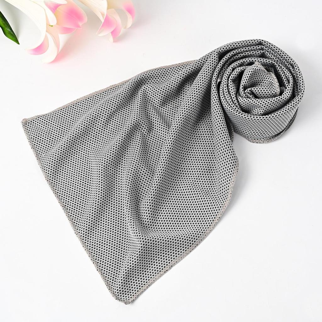 Serviette de Sport Rafraîchissante en Soie Glacée - Séchage Rapide, Logo Personnalisable, Parfaite pour le Fitness au Printemps et en Été
