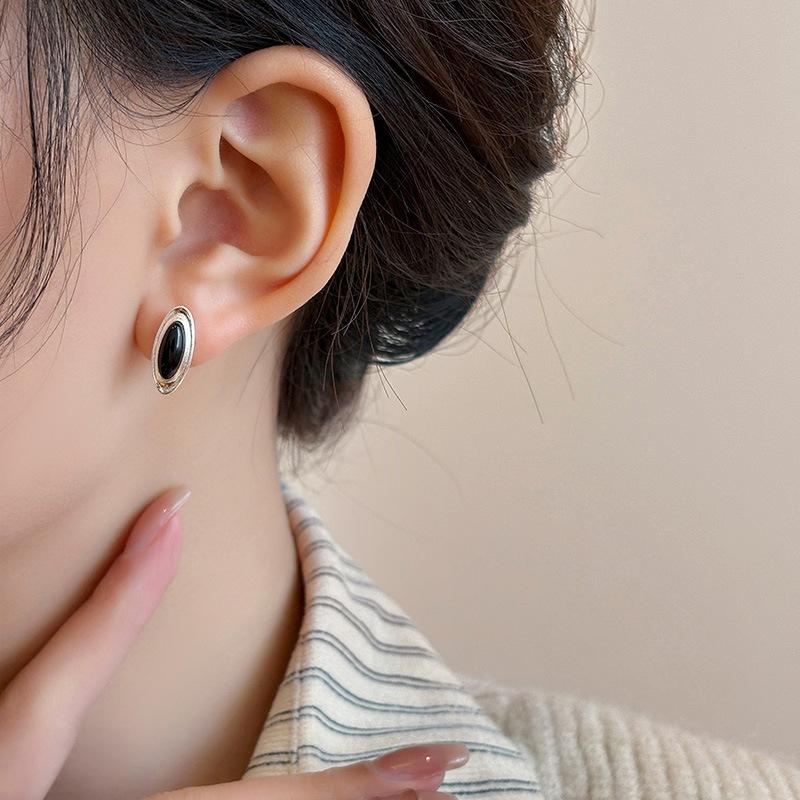 Black Agate Water Drop Stud Earrings for Women's High-end Sense Niche New Chinese Retro Matte Earrings for Girlfriends