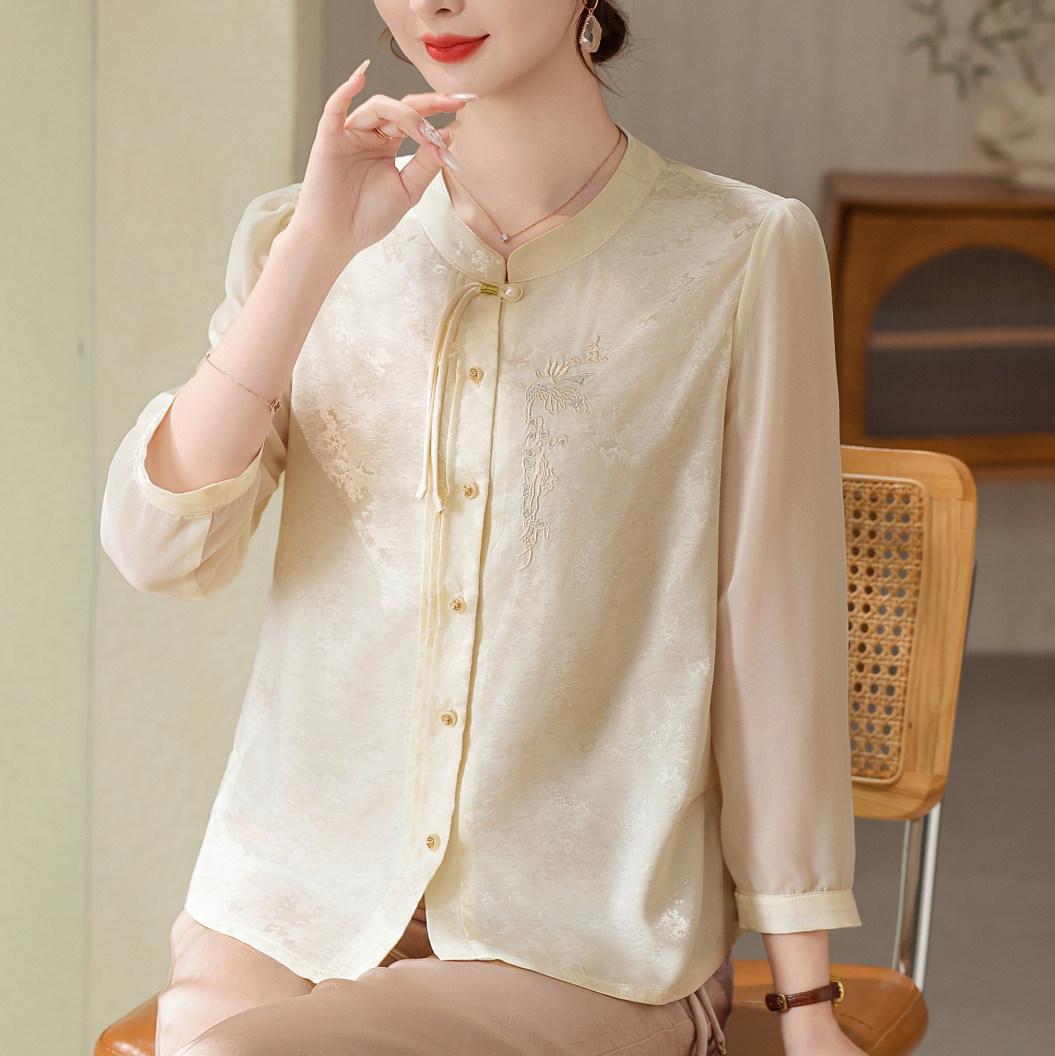 

Mom s Spring Seven-Sleeve Cardigan: New 2026 Chinese National Style Round Neck Shirt for Middle-Aged & Elderly Women 2XL - 105-120 lbs бежевий
