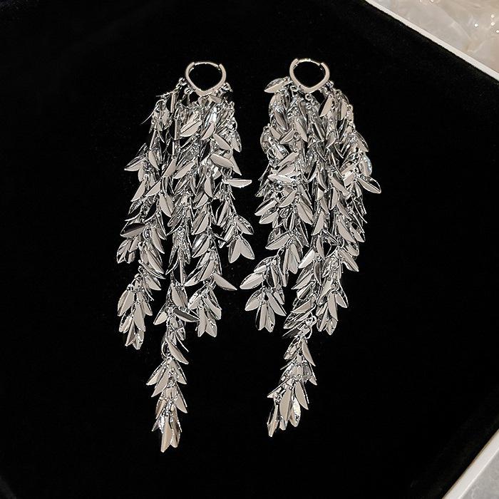 

Шикарные европейские и американские серьги с кисточками - Звездный стиль, Высококлассный и Драматичный дизайн