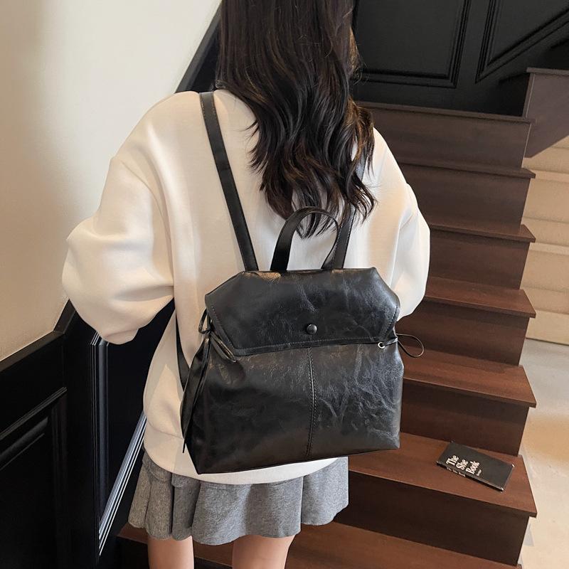 Backpack 2025 New Fashion Lazy Wind Large Capacity Commuter Handbag Soft Leather High-end College Student School Bag
