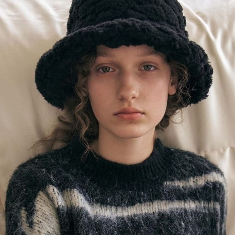 

poesiedame PEBBLE FUR BUCKET HAT IN BLACK FREE