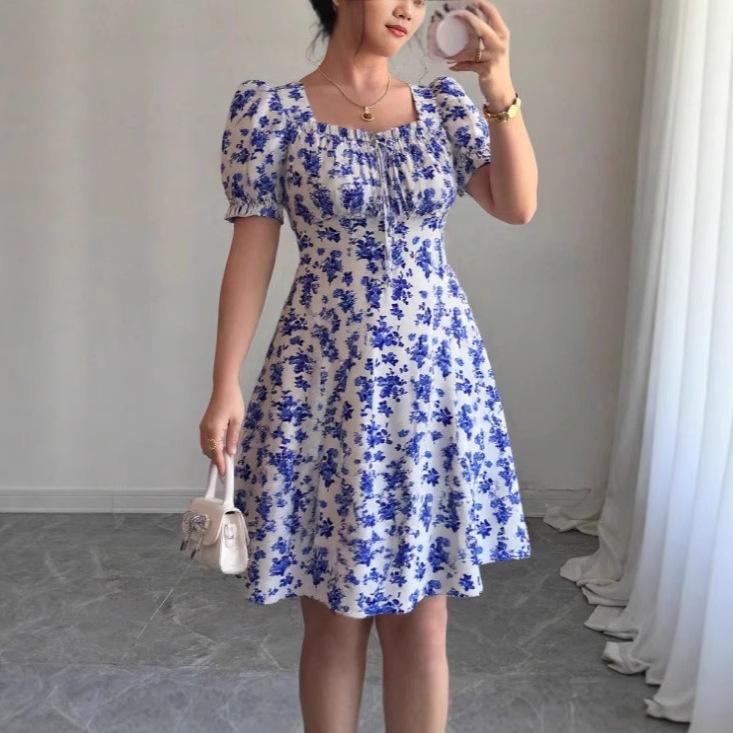 Europäische und amerikanische Damenbekleidung beliebter Blumenprint Lotusblatt-Ärmel Strandurlaubskleid