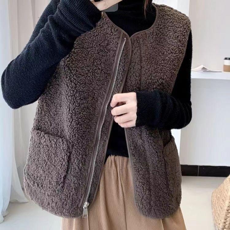 Vests New Spring Autumn Women Button Waistcoat Lamb Hair Winter Thermal Warm Thick Fleece Vests Sleeveless Jacket Ladies Coats