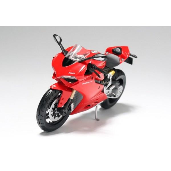 2025 Ducati Panigale V4 Is Pure MotoGP for the Road, Lighter and More Powerful Than Ever