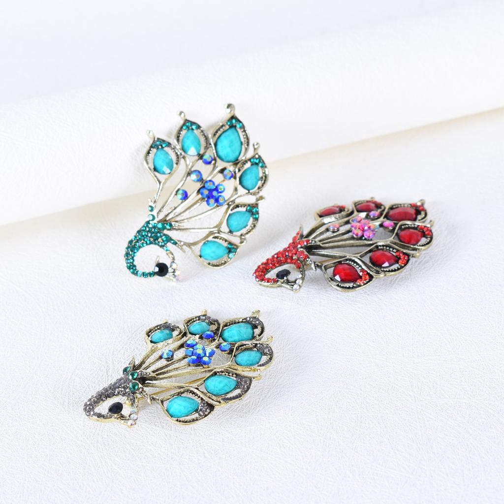 1Pc Elegant Peacock Brooch Charm Retro Pin Gorgeous Luxury Jewelry Accessories Party Birthday Gift Souvenir for Men and Women