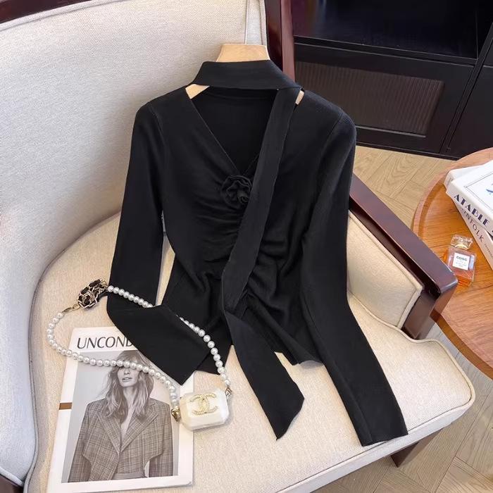 

Chic French Slim-Fit 3D Rose Halterneck Top: Stylish, Beautiful, Body-Hugging, Versatile Small чорний