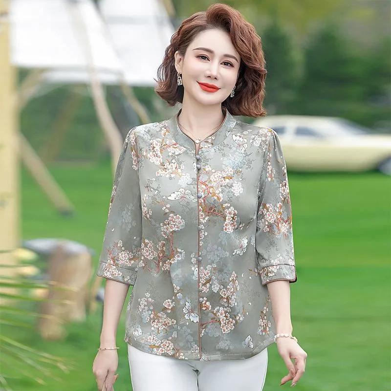 Damenbluse im chinesischen Stil mit Gold-Schmetterlings-Blumenprint, mittellangem Ärmel