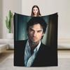 The Vampire Diaries Damon Salvatore Serie TV Coperta Decorativa in Flanella Plaid per Arredamento Casa Calda Morbida Copriletto Regalo