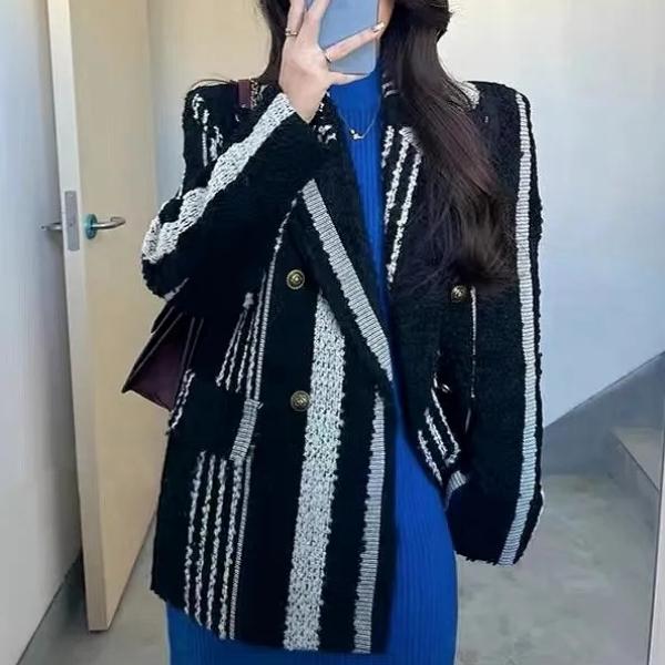 Comfortable and Warm Striped Jacquard Woolen Coat for Autumn and Winter