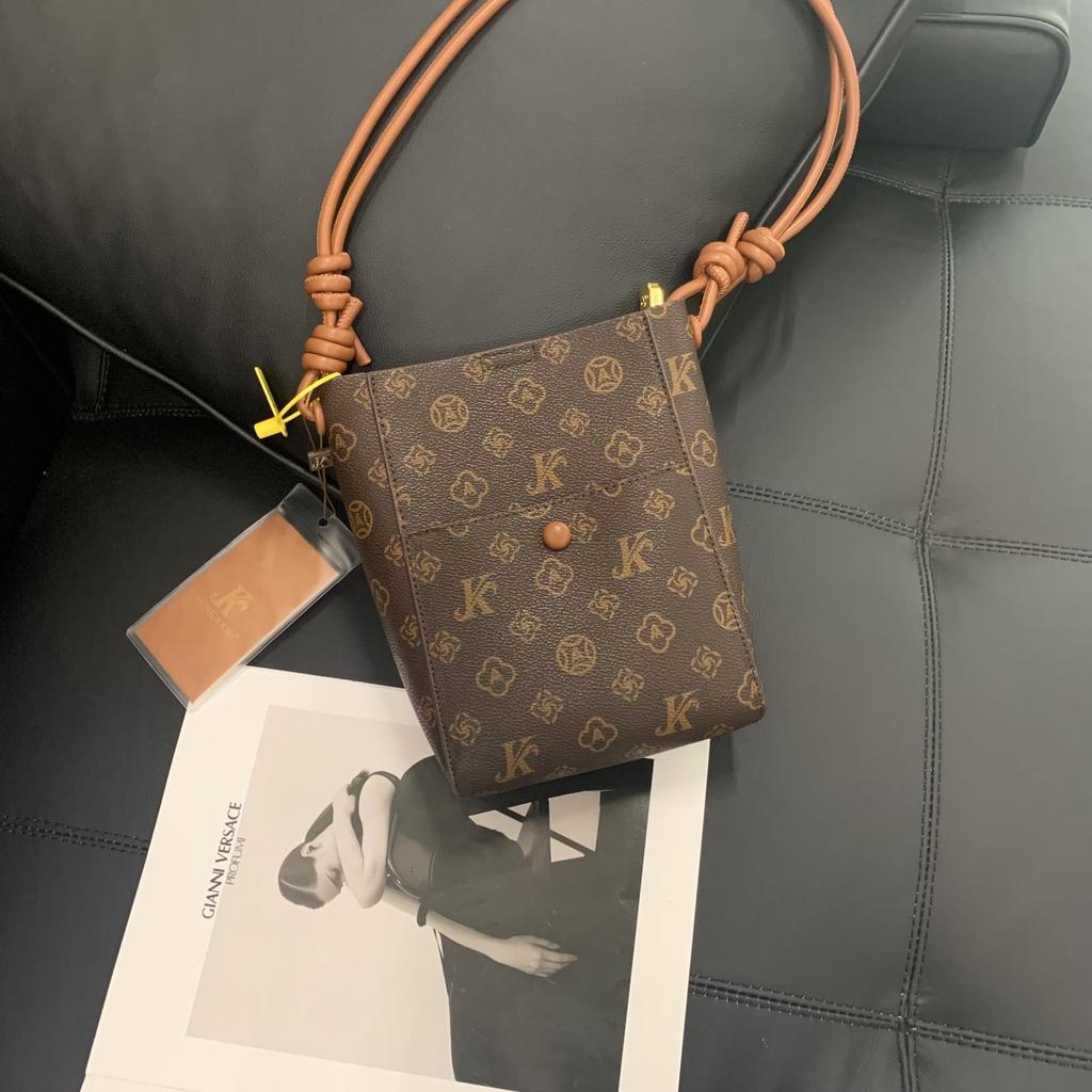 Summer new style fashion letter bucket bag portable shoulder oblique span women's bag two-piece set