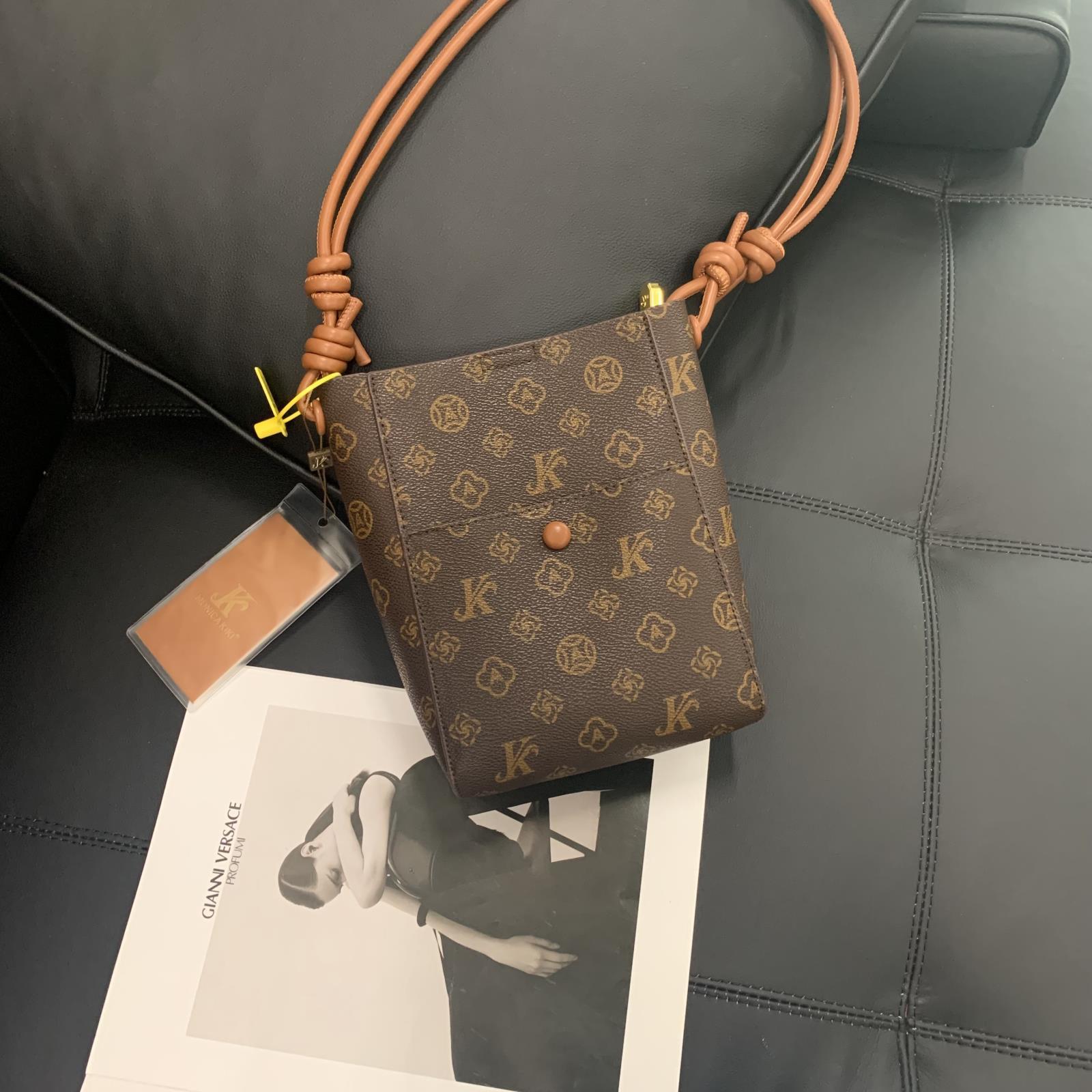 

Летний новый стиль модная сумка-ведро с надписью, портативная, на плечо, через плечо, женская сумка, набор из двух предметов