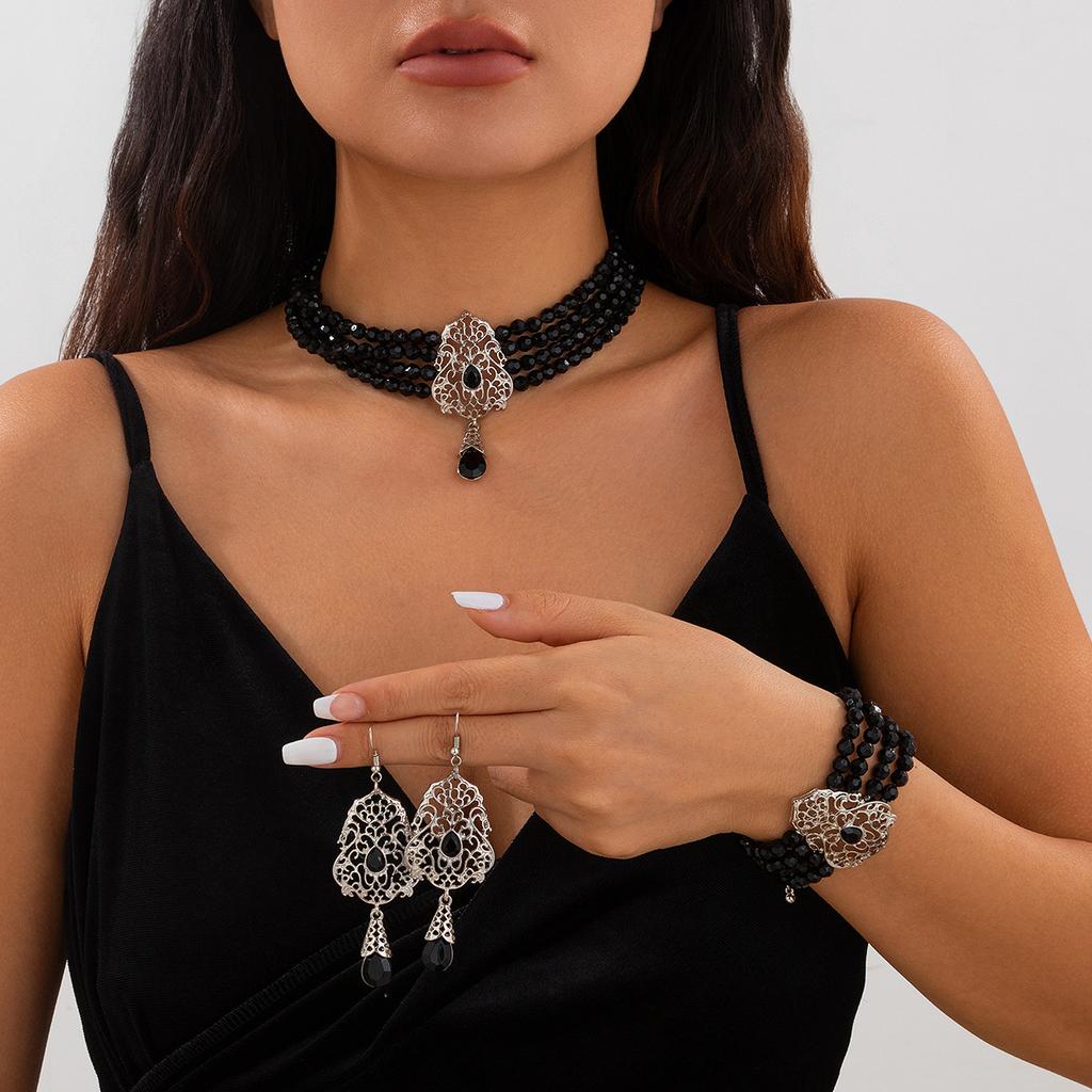 Flerlags perlesmykkesett for kvinner Brud bryllupsbånd Elegante jenter Fargerike perler Anheng Kjede Halskjede Armbånd Ørepyntsett Luksussmykker