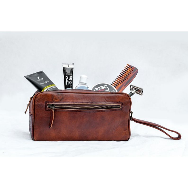 Leather Toiletry Bag for Men, Genuine Leather Toiletry Bag for Men & Women Portable Travel Waterproof Dopp Kit Stylish Practical