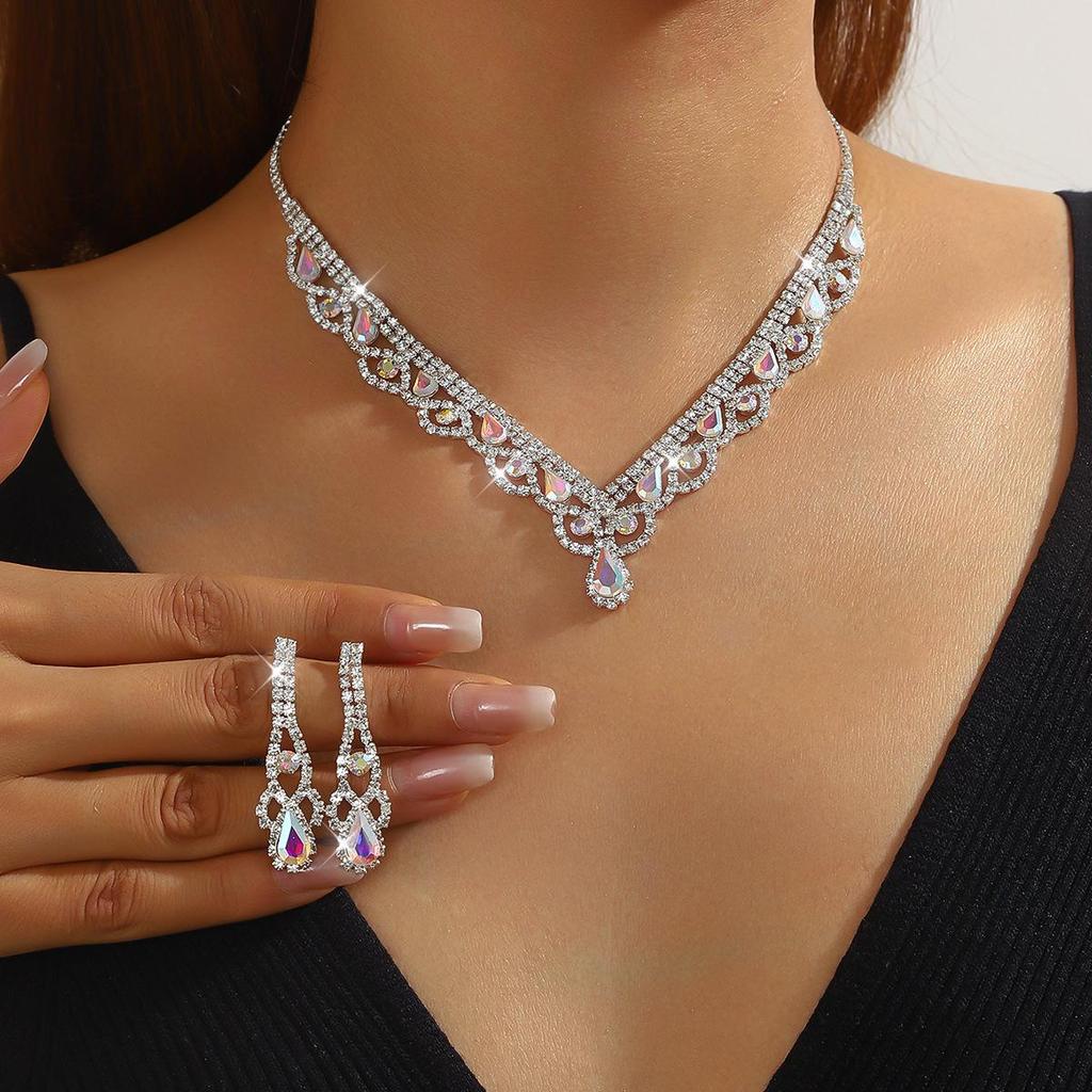 Elegant Crystal Necklace & Earrings Set for Weddings and Banquets